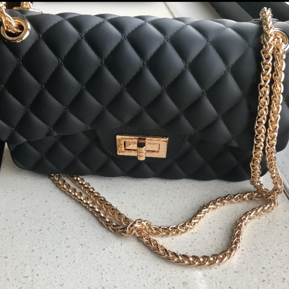 Rubbery quilted bag -great condition